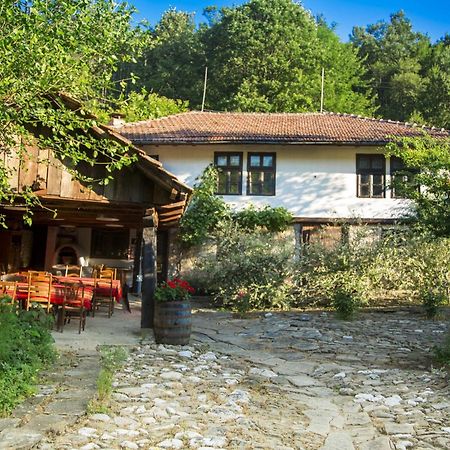 Little River Guest House Gabrovo Exterior foto
