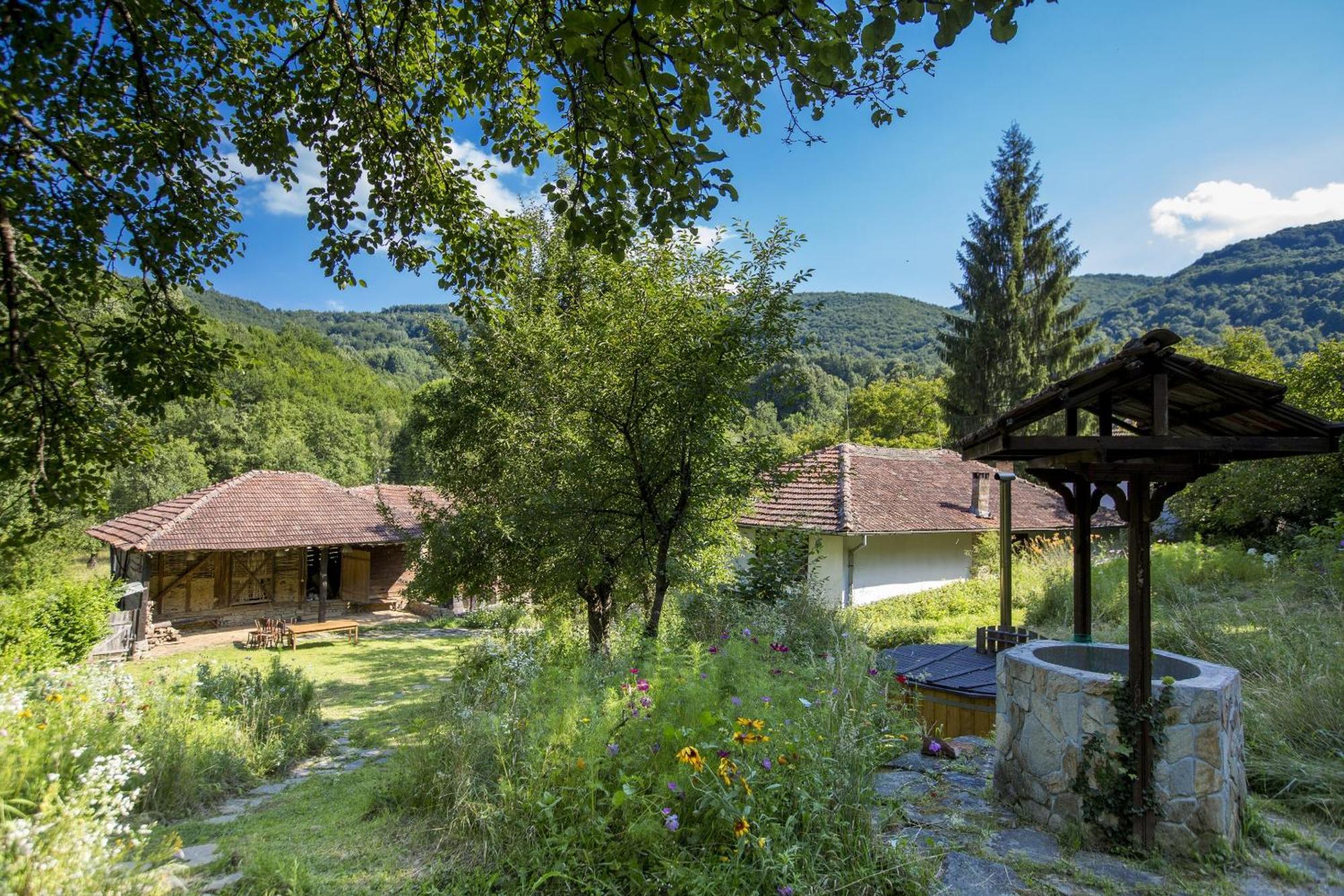 Little River Guest House Gabrovo Exterior foto